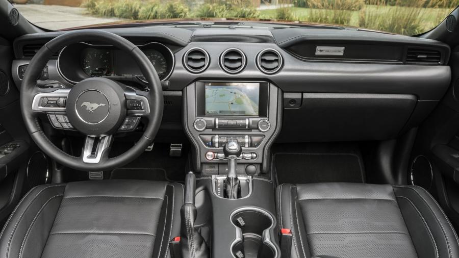 Торпедо Ford Mustang EcoBoost Fastback 2017 года  (NA) (фото 7 из 13)